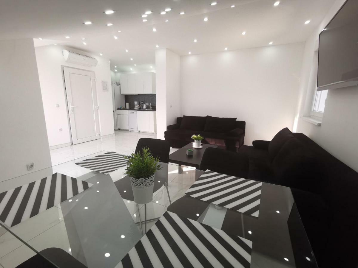 Apartments Blazevic, Heated Pool&Jacuzzi Dramalj Exterior foto